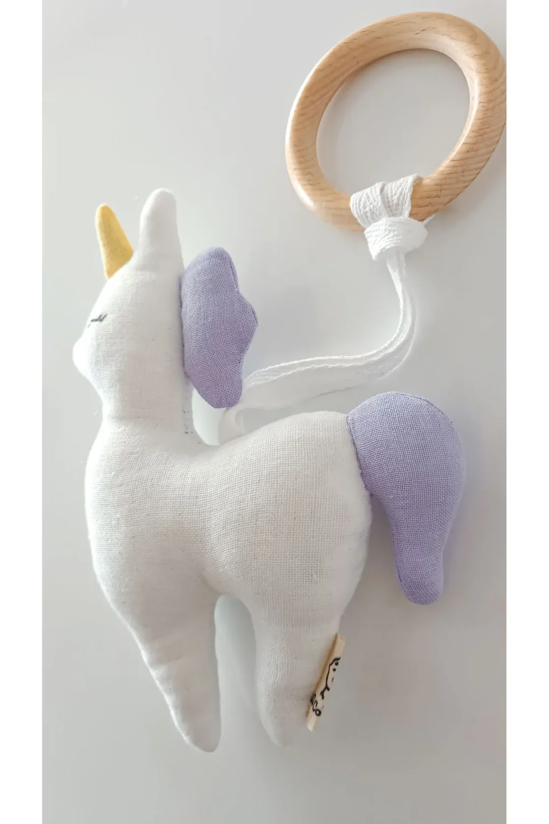 Unicorn Müslin Oyuncaklı Doğal Ahşap Diş Kaşıyıcı: Bebekler İçin Hem Eğlenceli Hem Fonksiyonel